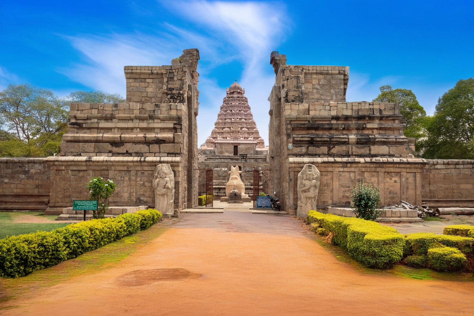 Ancient Hindu Shiva temple built in the 11th century in the town of Gangaikondacholapuram, Tamilnadu, India.
